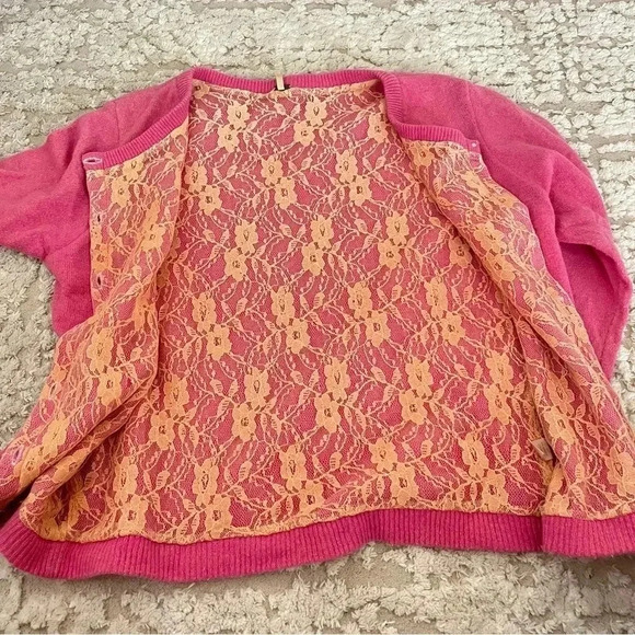 Free People 59%wool pink cardigan 17.5” pit to pit, cottage core, y2k - Picture 7 of 8
